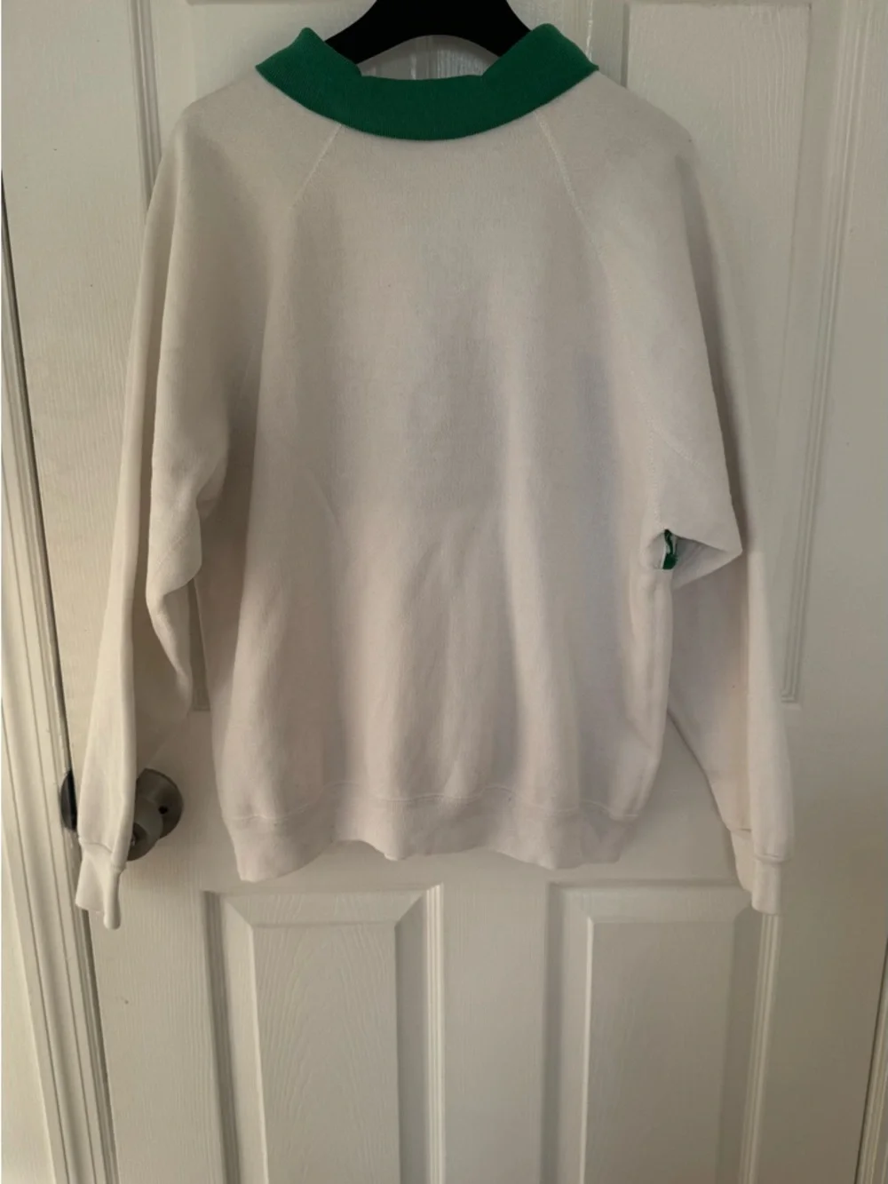 VINTAGE White Crewneck Sweater with Green Collar and Pastoral Knit Panel - Picture 2 of 8